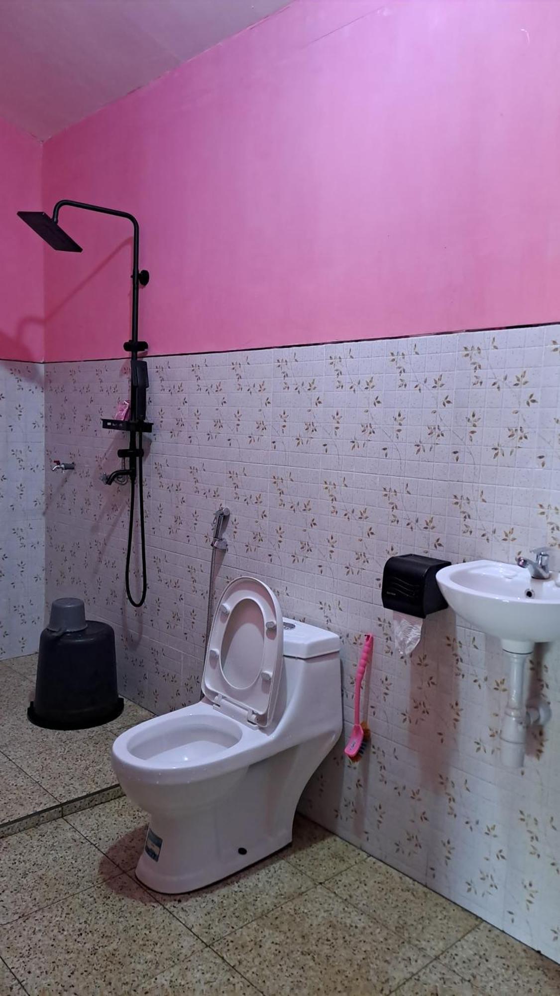 Berliant Homestay Jambu  ภายนอก รูปภาพ