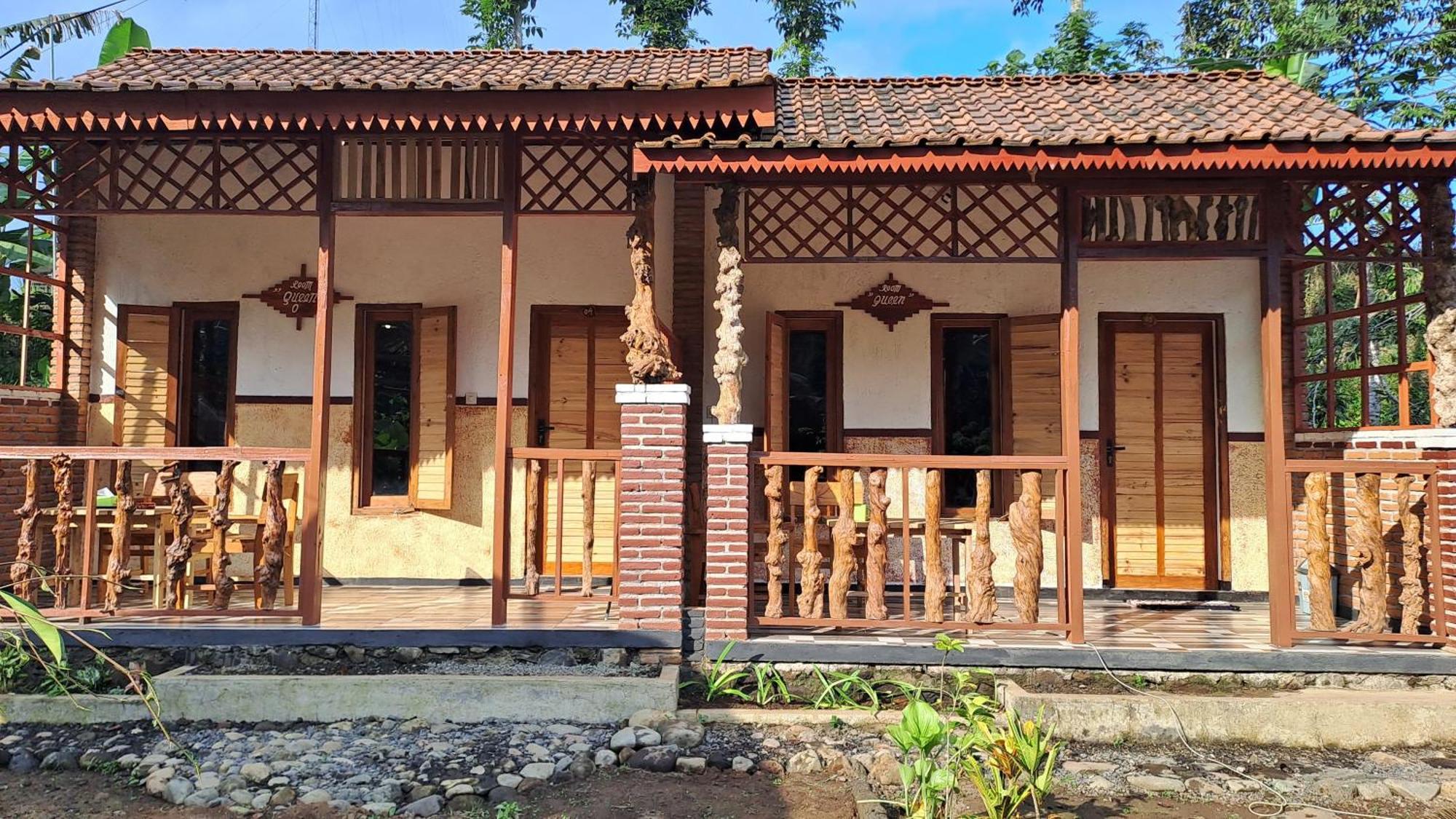 Berliant Homestay Jambu  ภายนอก รูปภาพ